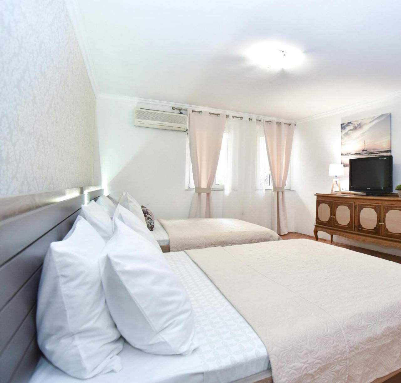 Ferienwohnung Palm Square 1 Old Town Apt Budva Exterior foto